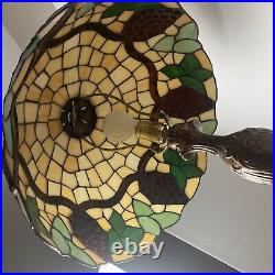 24 Stained Slag Glass Lamp Grape Clusters on Vine Tiffany Style 24 Stained Slag Glass Lamp Grape Clusters on Vine Tiffany Style