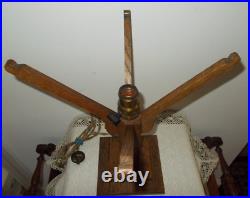 ANTIQUE ARTS & CRAFTS/MISSION STYLE OAK TABLE LAMP WithPLUM SLAG GLASS SHADE