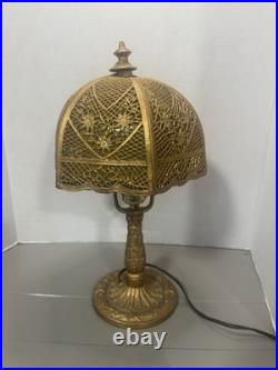 Antique 1900s Bradley & Hubbard Filigree Metal & 6 Slag Glass Panels Table Lamp Antique 1900s Bradley & Hubbard Filigree Metal & 6 Slag Glass Panels Table Lamp