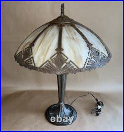 Antique American Arts & Crafts Bronze Slag Glass 8 Panel Table Lampe