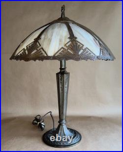 Antique American Arts & Crafts Bronze Slag Glass 8 Panel Table Lampe