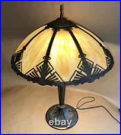 Antique American Arts & Crafts Bronze Slag Glass 8 Panel Table Lampe