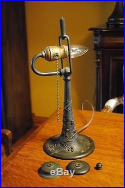 Arts & Crafts, Art Nouveau Handel, B & H Era Leaded Stained Slag Glass Bronze Lamp