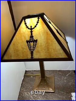 Arts and Crafts panel slag glass table lamp