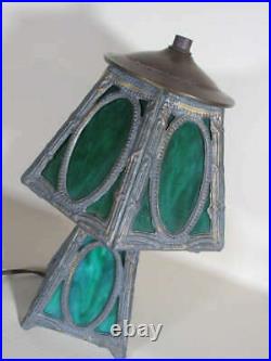 Beautiful Vintage Green Slag Glass Table Lamp With Light Up Base