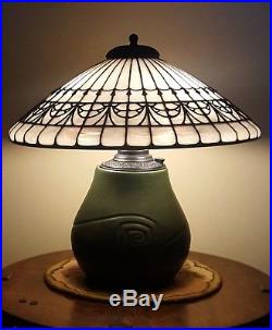 Bigelow & Kennard Hampshire Arts & Crafts Leaded Slag Stained Glass Table Lamp
