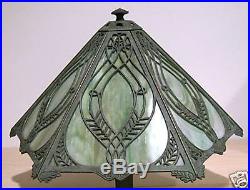 Bradley & Hubbard Arts & Crafts Slag Glass Table Lamp