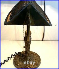 Bradley & Hubbard Circa 1900 Slag Glass Art nouveau Desk Lamp