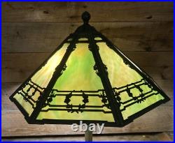 Bradley & Hubbard Lamp Antique Lighting Slag Glass Metal Overlay Table Lamp
