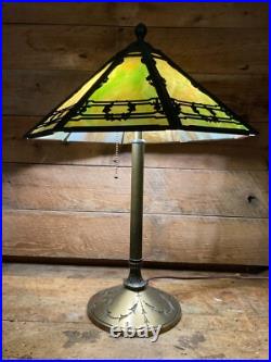 Bradley & Hubbard Lamp Antique Lighting Slag Glass Metal Overlay Table Lamp