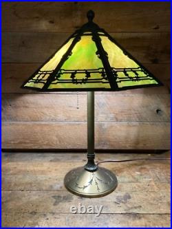 Bradley & Hubbard Lamp Antique Lighting Slag Glass Metal Overlay Table Lamp