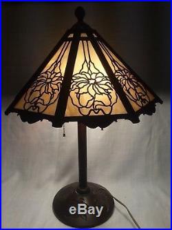 Bradley & Hubbard Poinsettia Slag Glass Lamp # 261 H 23 Matching Incised Base