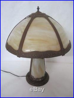 C. 1910 EMPIRE OF CHICAGO ARTS AND CRAFTS SLAG GLASS LAMP With LIGHTED BASE