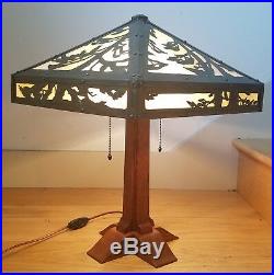 Circa 2000 Brass Oak Slag Glass Arts & Crafts Table Lamp Stickley Limbert Style