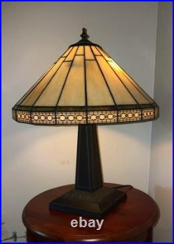 Mission Style 23 Table Lamp With Slag Glass Shade
