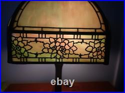Nice Handel Slag Glass Rose Border Overlay Table Lamp