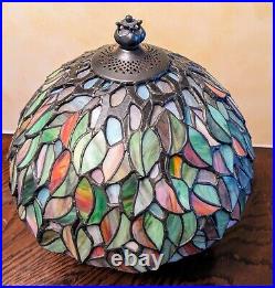 QUOIZEL TIFFANY STYLE STAINED GLASS Duel Light Table Lamp 14 Shade 60 Watt