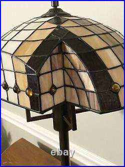 Quoizel Stained Glass Slag Glass Tiffany Style Table Lamp