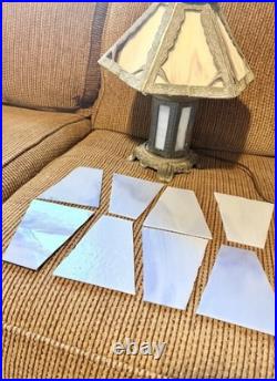 Slag glass lamp antique. 738