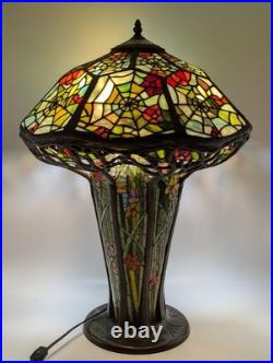 Tiffany Style Cobweb Spider Web Slag Glass Mosaic Reproduction Table Lamp