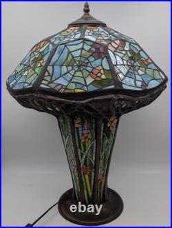 Tiffany Style Cobweb Spider Web Slag Glass Mosaic Reproduction Table Lamp