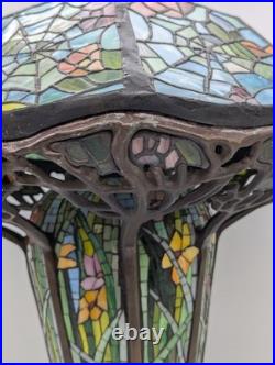Tiffany Style Cobweb Spider Web Slag Glass Mosaic Reproduction Table Lamp