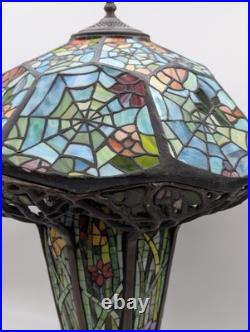Tiffany Style Cobweb Spider Web Slag Glass Mosaic Reproduction Table Lamp