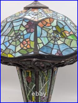 Tiffany Style Cobweb Spider Web Slag Glass Mosaic Reproduction Table Lamp