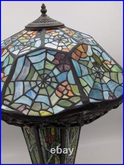Tiffany Style Cobweb Spider Web Slag Glass Mosaic Reproduction Table Lamp