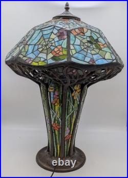 Tiffany Style Cobweb Spider Web Slag Glass Mosaic Reproduction Table Lamp