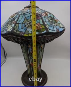 Tiffany Style Cobweb Spider Web Slag Glass Mosaic Reproduction Table Lamp