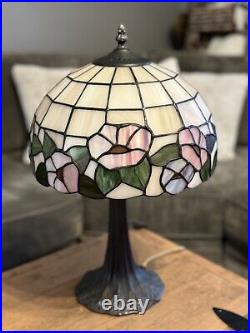 Tiffany Style Stained Slag Glass Vintage Table Lamp Pink & White Floral