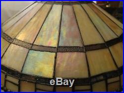 Tiffany-style Table Lamp Fan Shade Barrel Base Iridescent Caramel Slag