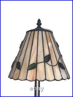 VTG Green Leaves Stained Slag Glass Lamp Shade Scalloped 24.5T Lamp Metal Base