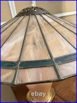 Vintage Mid-Century Pagoda Lamp Apricot Slag Glass & Ceramic Crescent Brass Mfg