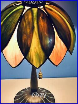 Vintage Slag Glass Peacock Marbled And Pink Lotus Tulip Boudoir Table Lamp 15