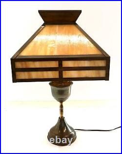 Vintage Slag Glass and Brass Table Lamp in Working Condition 20.5 Tall 12 Wide