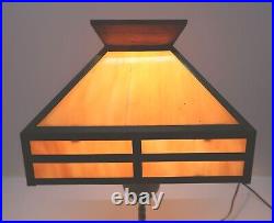 Vintage Slag Glass and Brass Table Lamp in Working Condition 20.5 Tall 12 Wide