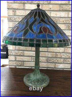 Vintage Slag Stained Glass Tulip Floral Pattern Large Lamp Light Beautiful