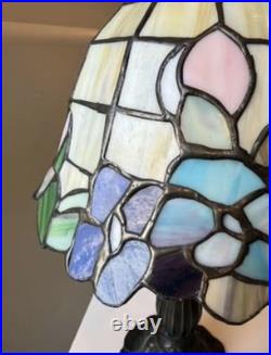 Vintage Style Tiffany Style Table Lamp Slag Glass Dome Shaped Shade