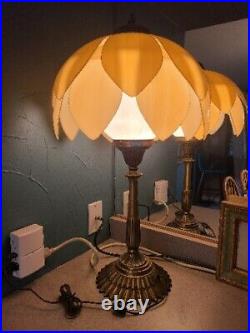 Vintage Table Lamp Light 29H x 16W with TULIP or LOTUS Plastic Slag Look Shade Vintage Table Lamp Light 29H x 16W with TULIP or LOTUS Plastic Slag Look Shade