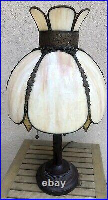 Vintage Table Lamp with Convex Curved Beige Slag Glass and Double Socket Base Vintage Table Lamp with Convex Curved Beige Slag Glass and Double Socket Base