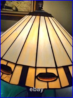 Vtg Large Hammered Urn Slag/Stained Glass Tiffany Style Table Lamp